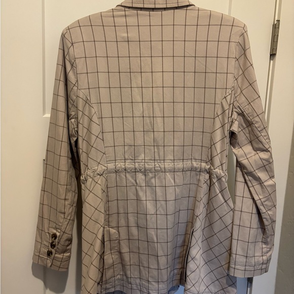 CAbi Windowpane Jacket Size Large 6026 Beige Plaid Jacket EUC - Picture 5 of 6